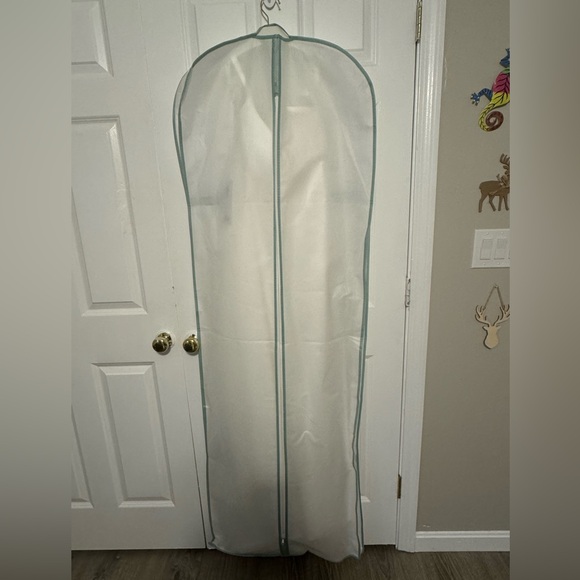 Brand new wedding dress , size 16 - Picture 6 of 6